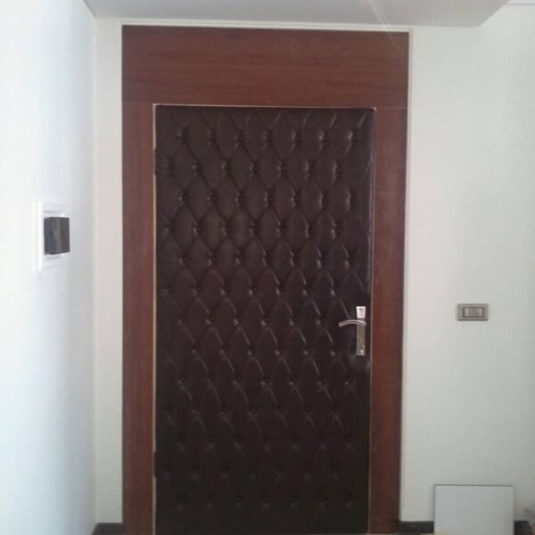 عایق صدای درب قهوه ای سوخته