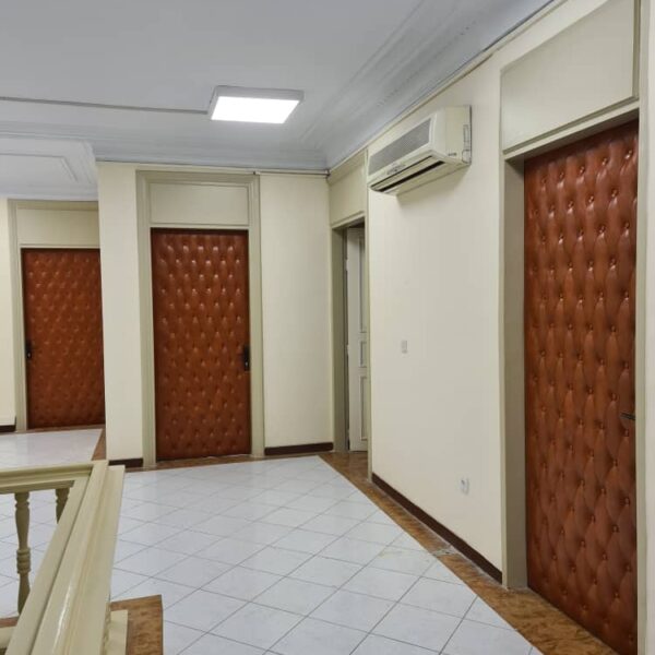 درب عایق صوتی طرح لوزی قهوه ای روشن